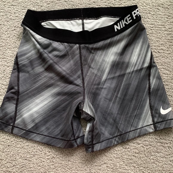 Nike Pro Shorts - Picture 2 of 10